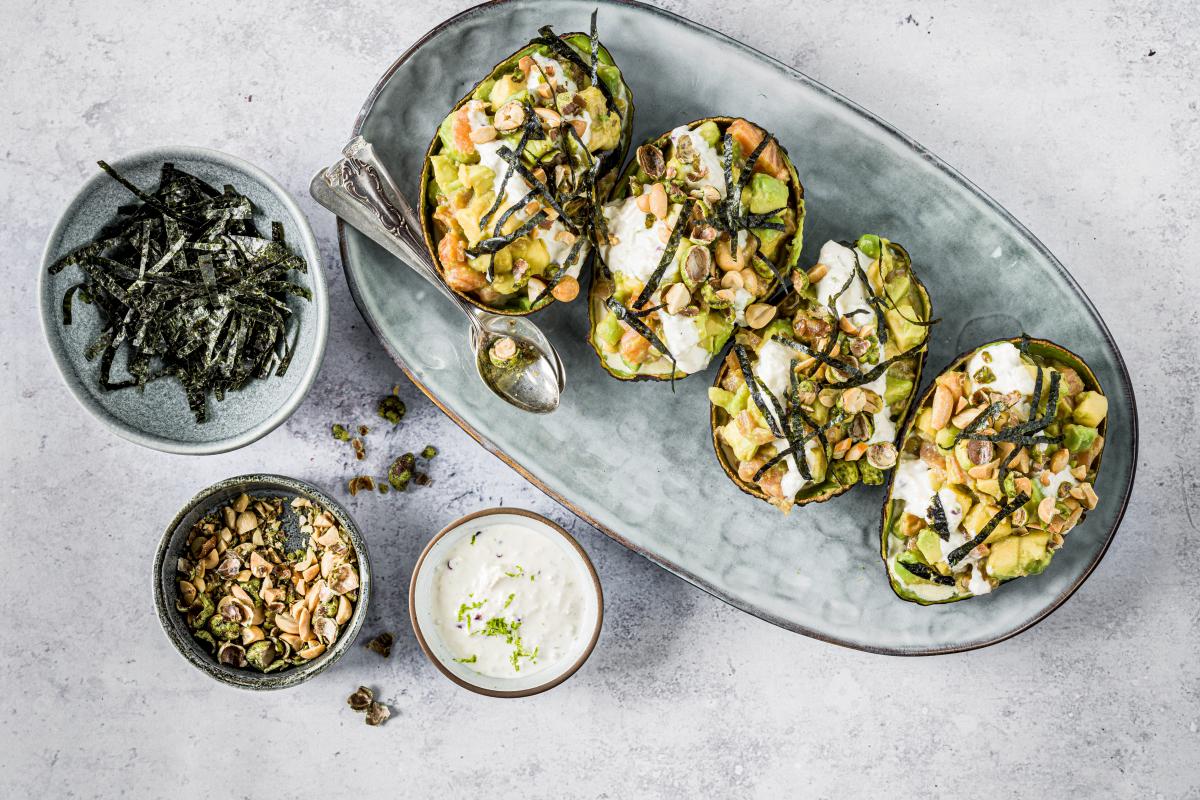 Stuffed avocados - Recipes | fooby.ch