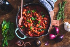 Beans in basil & tomato sauce