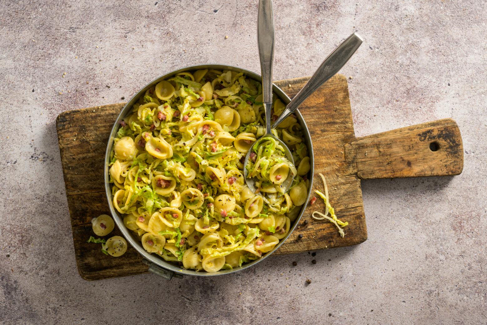 Pasta con salsa alla verza - Ricette 