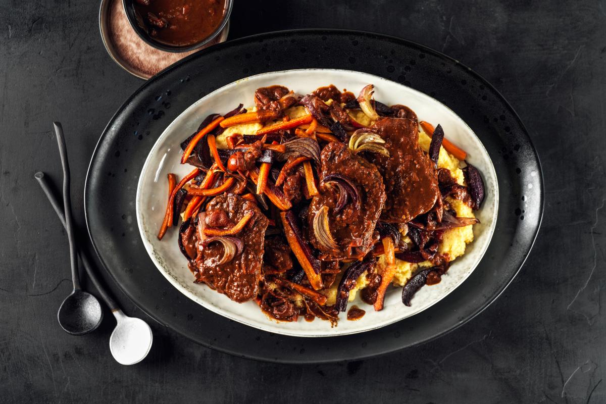 Braised steak with chilli-chocolate sauce - Recipes | fooby.ch