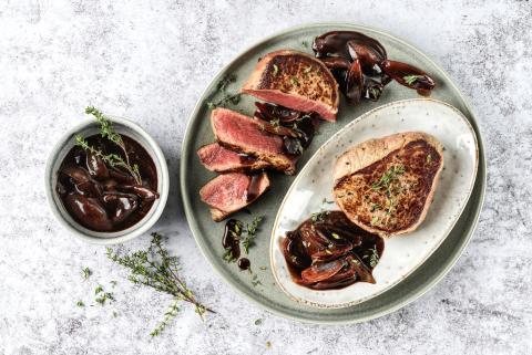 Beef fillet medallions with balsamic sauce