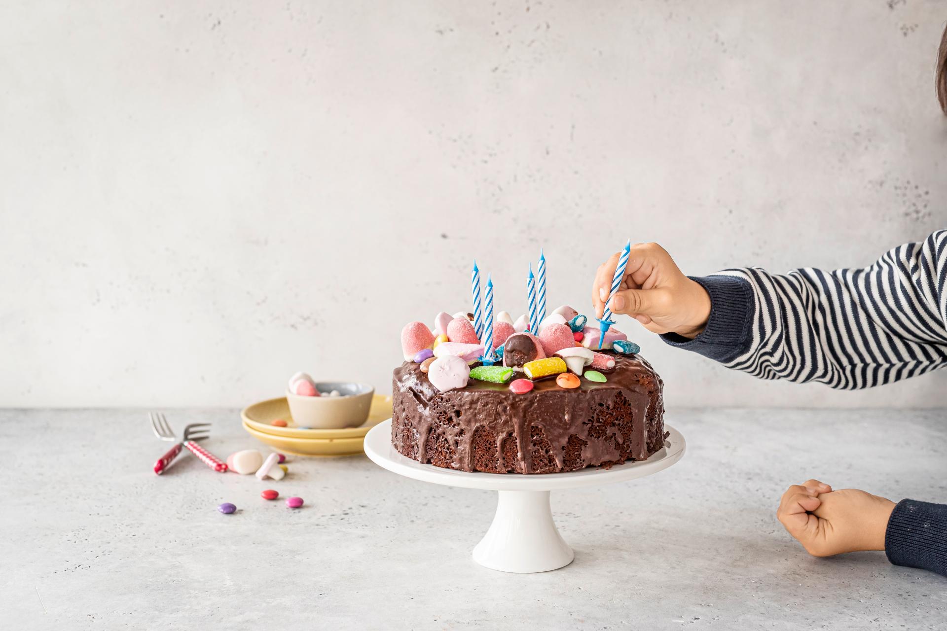 Faire un gâteau original pour un anniversaire d'enfant - Marie Claire
