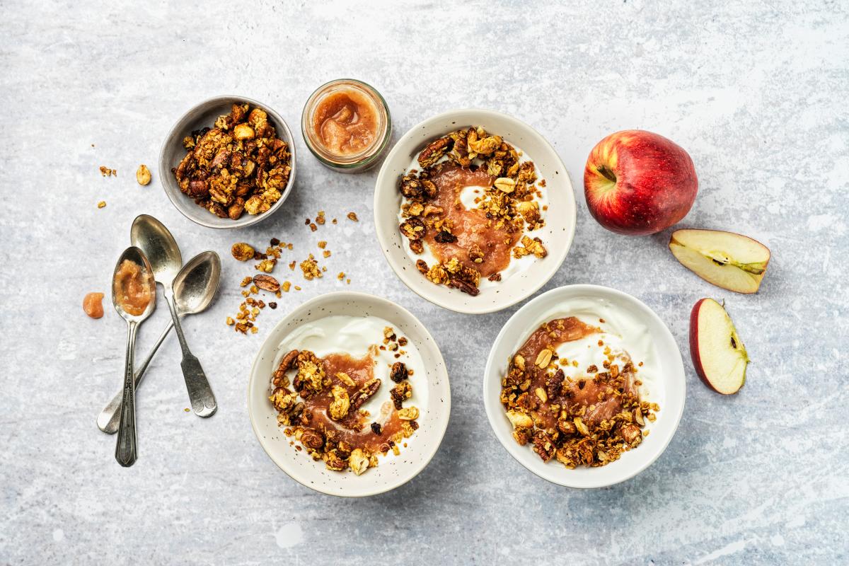 Apple sauce with quark and muesli - Recipes | fooby.ch