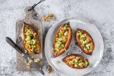 Baked sweet potatoes with Romanesco broccoli and cheese 