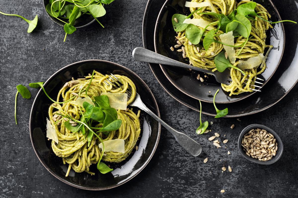 Spaghetti with purslane pesto - Recipes | fooby.ch