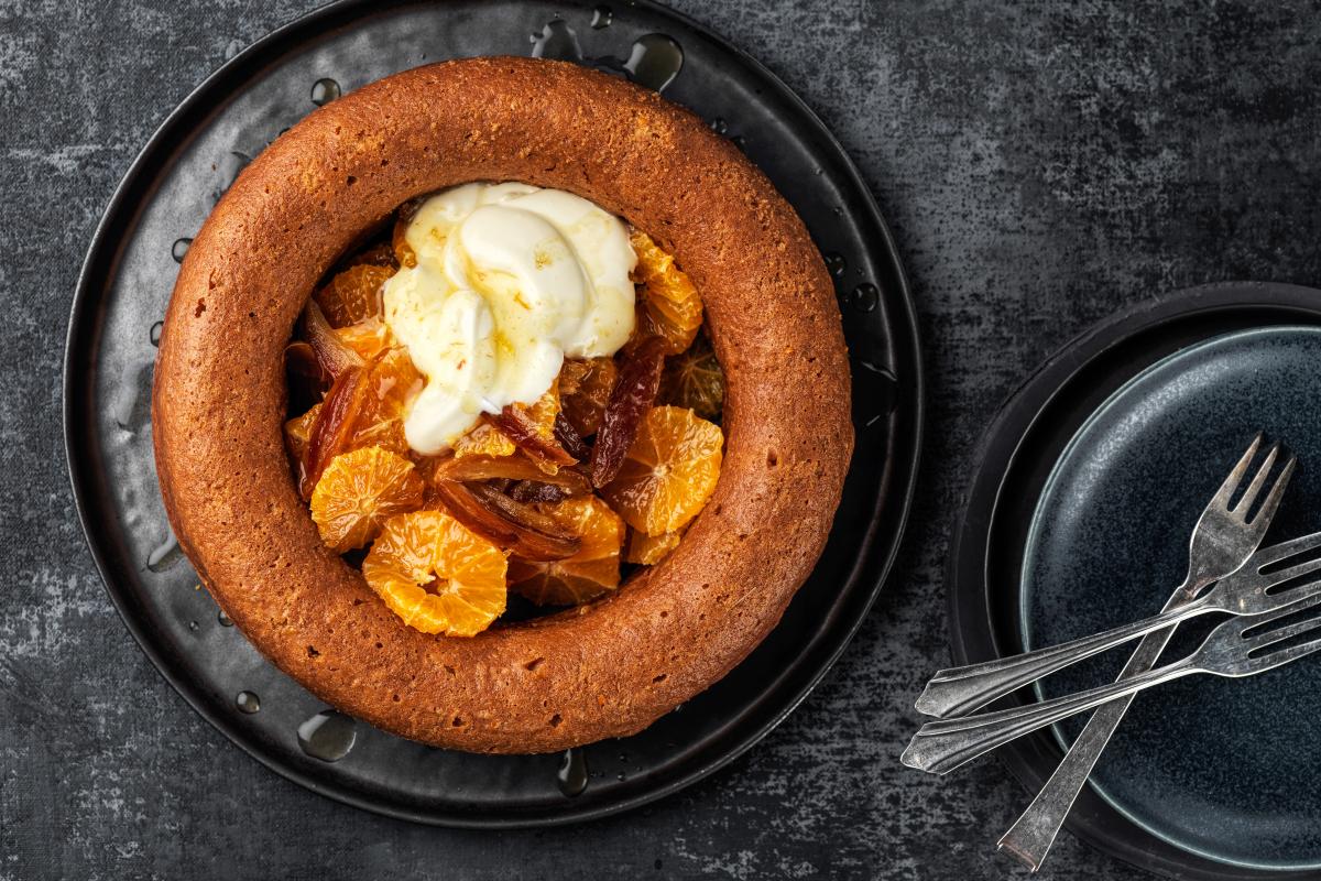 Savarin mit Clementinen-Dattelsalat - Rezepte | fooby.ch