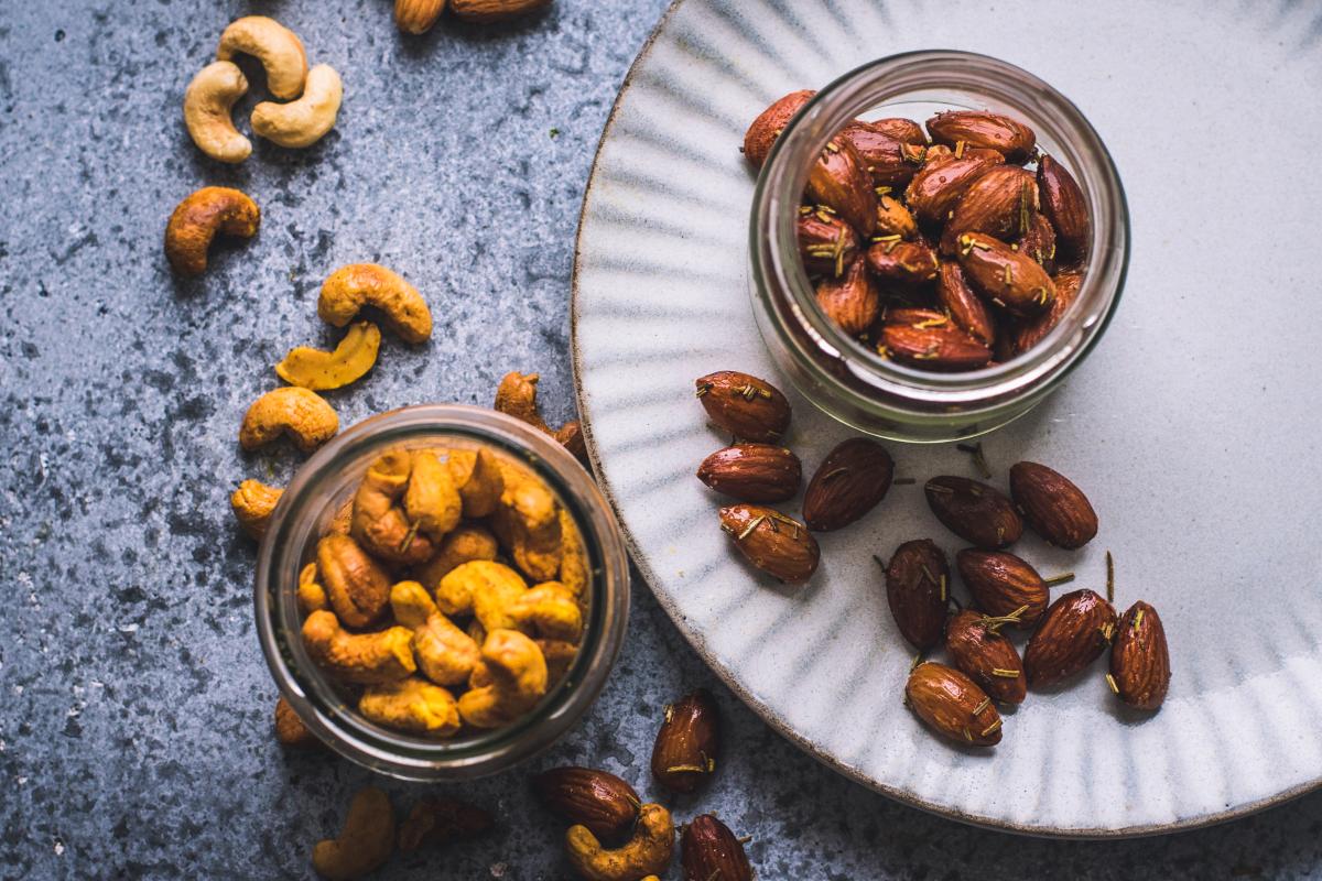Aperitif nuts as a gift - Recipes | fooby.ch