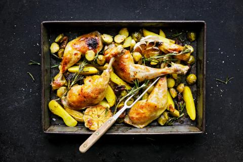 Chicken thighs with Brussels sprouts 