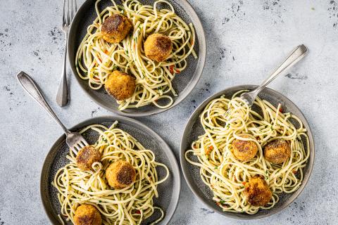 Carrot and nut balls with linguine