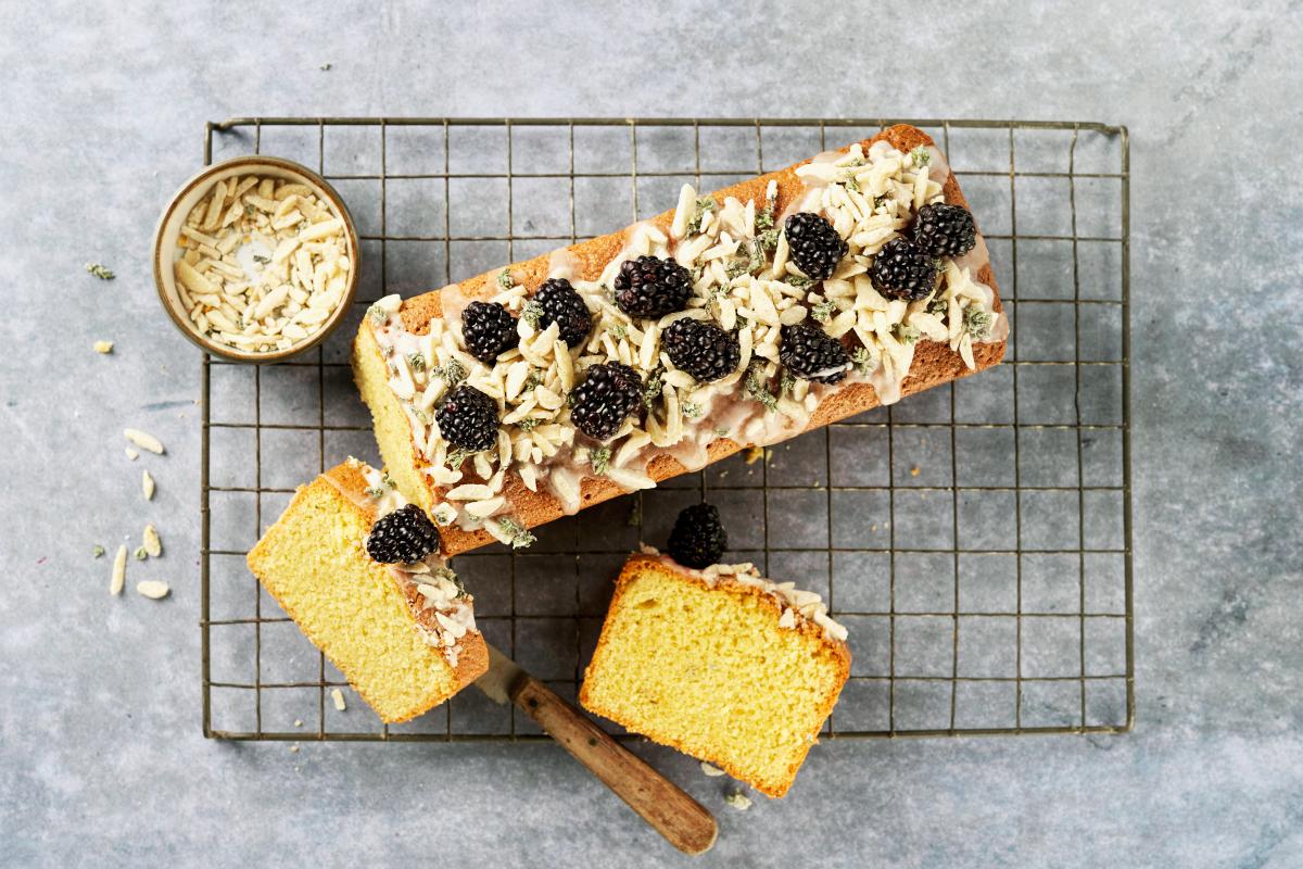 Olive oil cake with almonds - Recipes | fooby.ch
