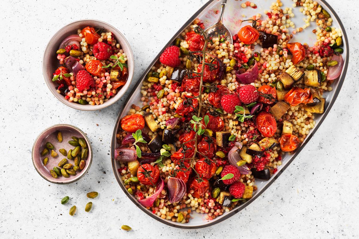 Raspberry & tomato salad with fregola sarda - Recipes | fooby.ch