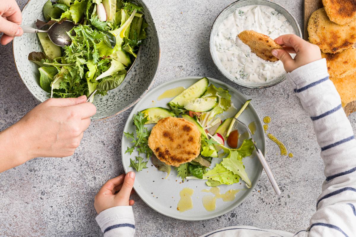 Panierte Kohlrabi-Schnitzel - Rezepte | little FOOBY