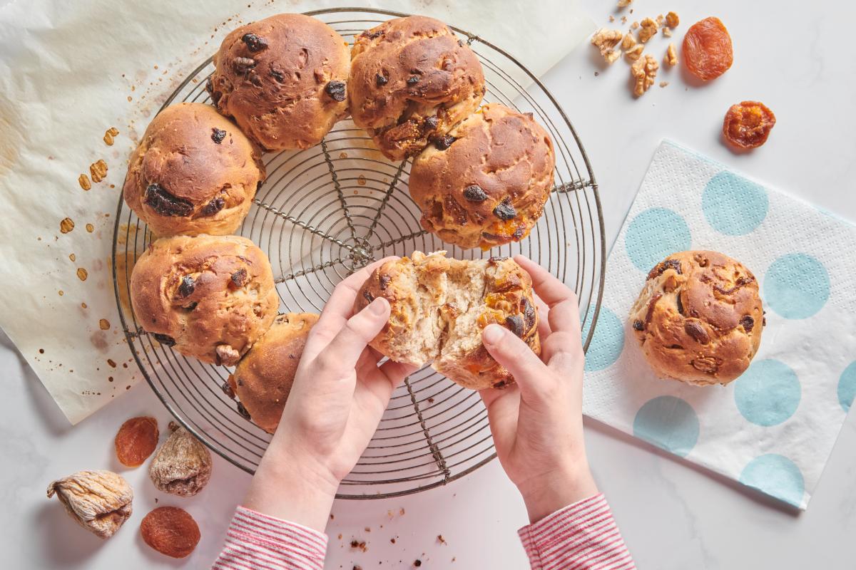 Filled elevenses rolls - Recipes | little FOOBY