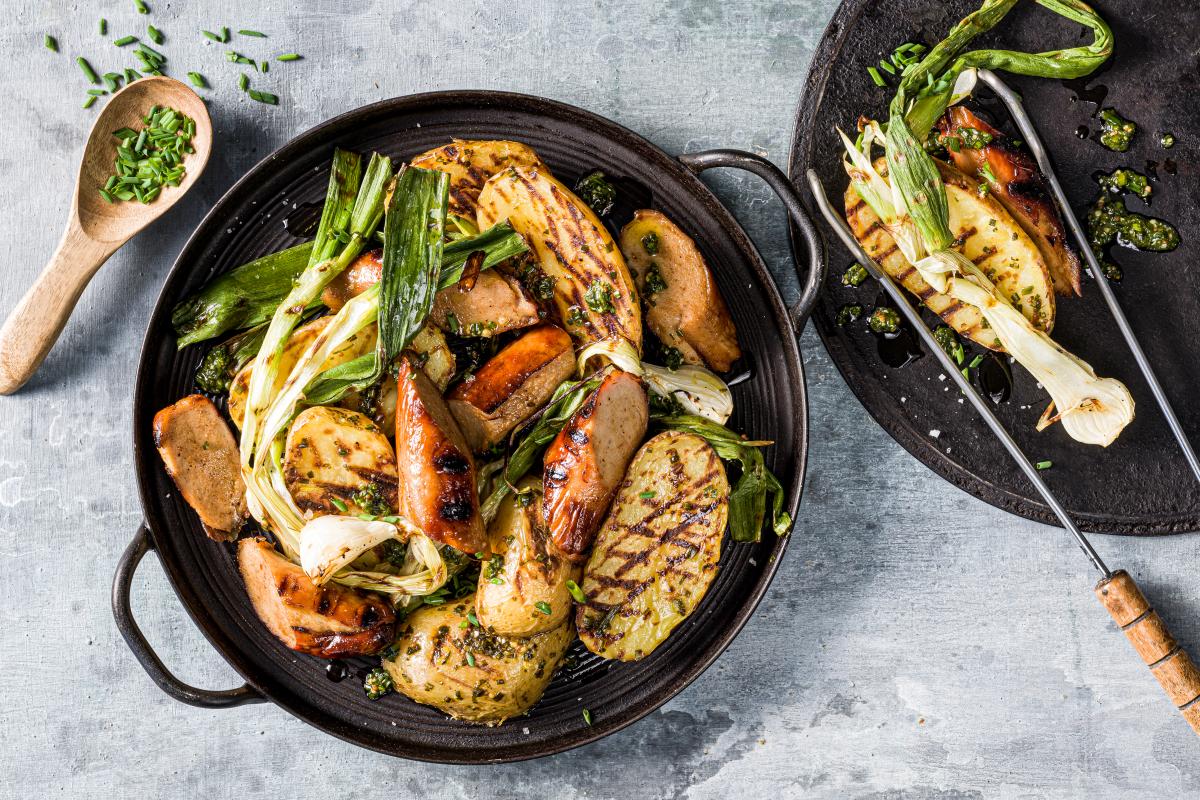 Grilled potato & sausage salad - Recipes | fooby.ch