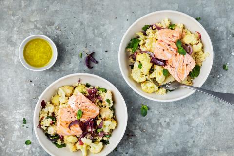 Grilled salmon fillet with roasted cauliflower