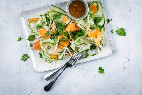 Kohlrabi, cucumber and carrot salad