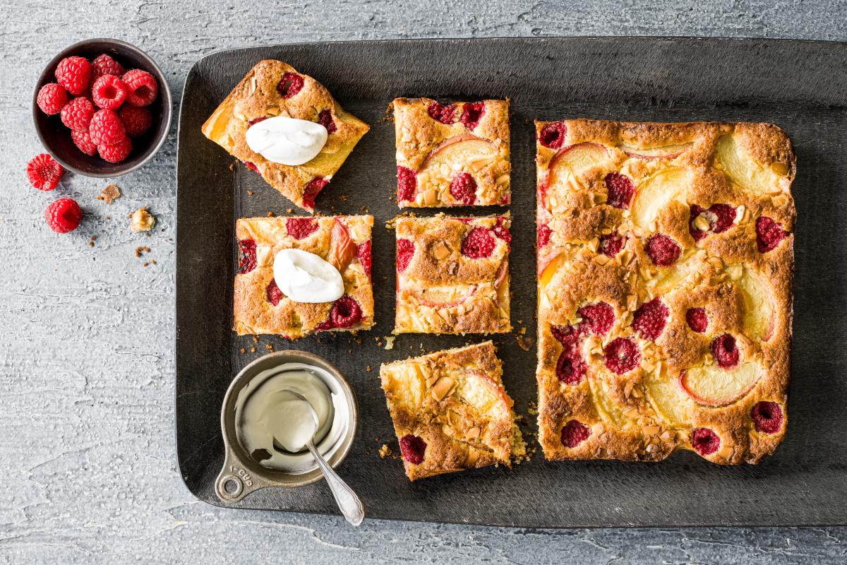Pfirsich-Himbeer-Blechkuchen