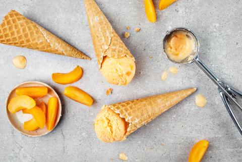 Super-quick apricot ice cream