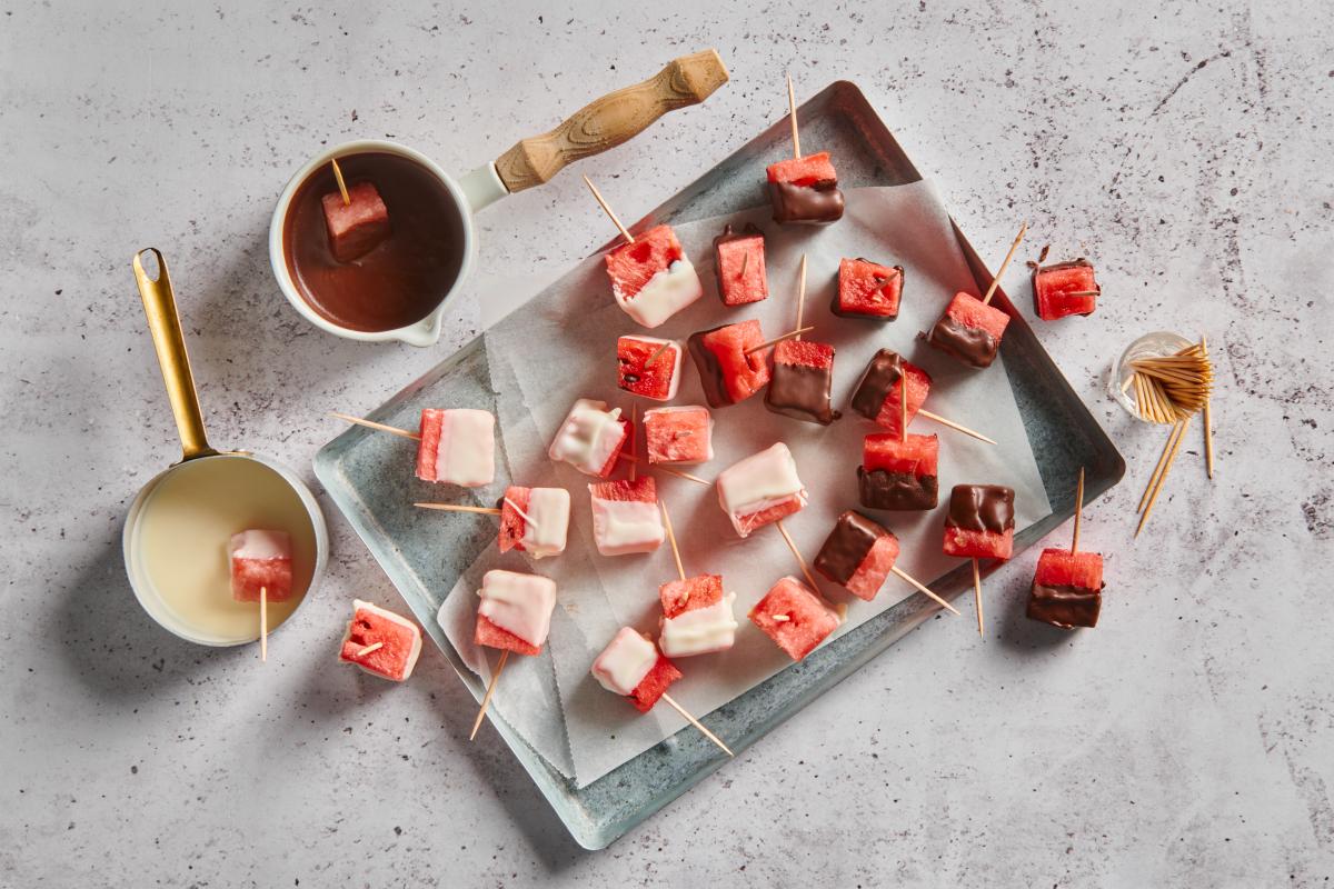 Chocolate-coated watermelon cubes - Recipes | fooby.ch