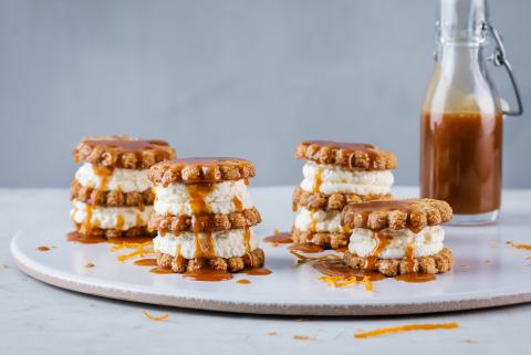 Biscuit towers with salted caramel
