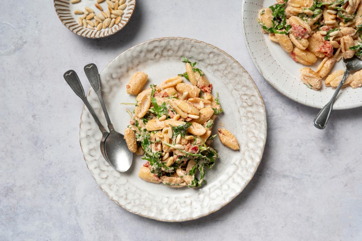 Pasta salad with a cashew & lemon dressing - Recipes | fooby.ch