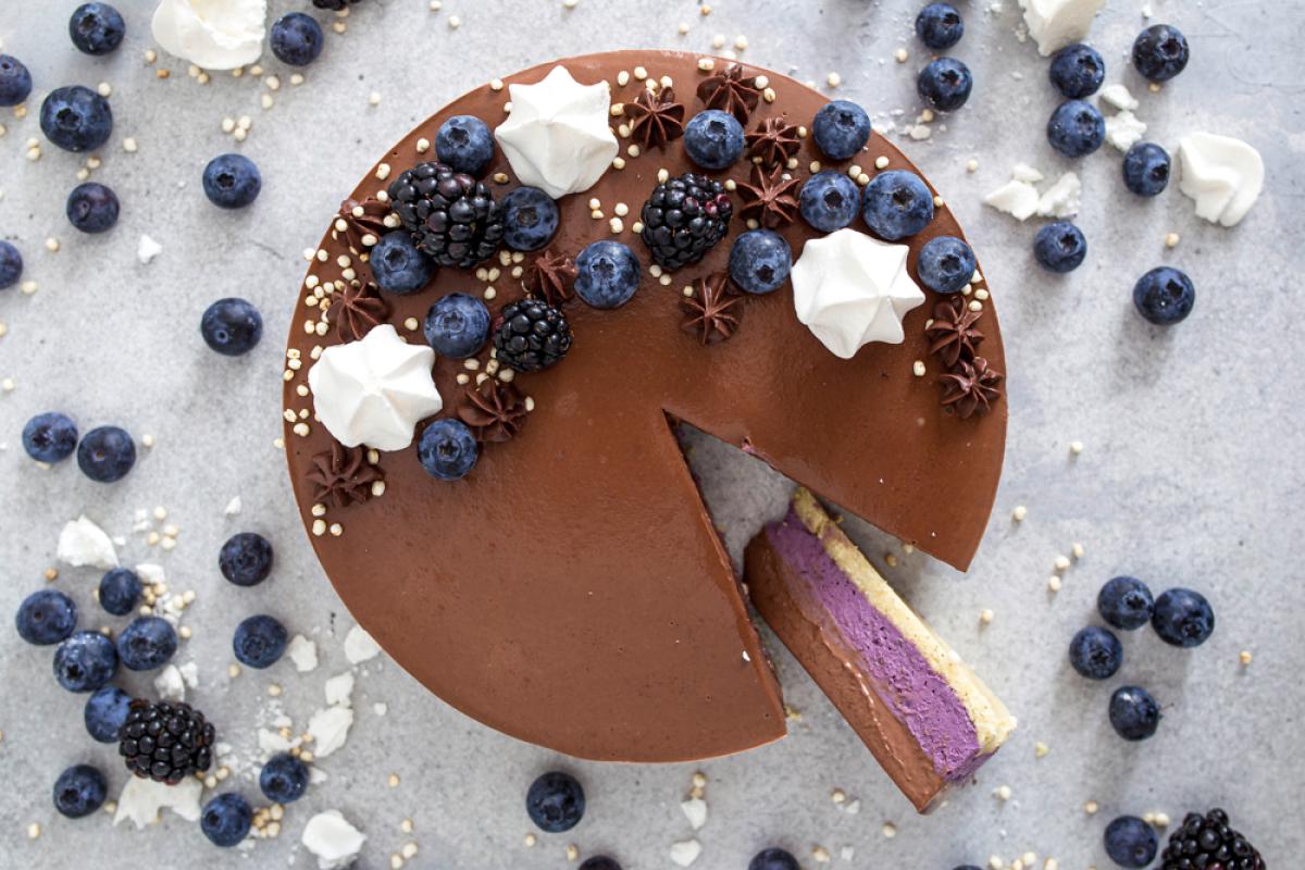No-bake blackberry and chocolate cake - Recipes | fooby.ch