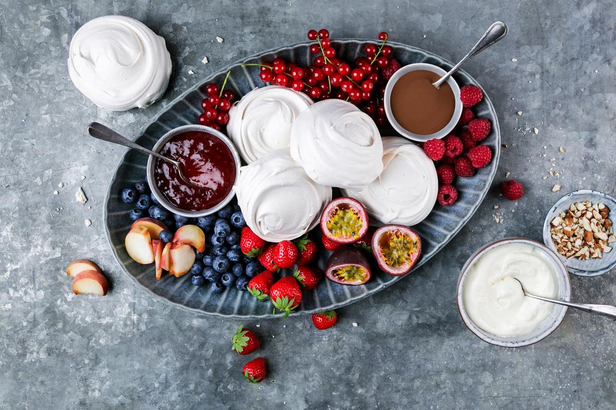 Mini pavlova platter - Recipes | fooby.ch