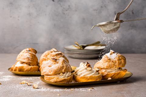 Choux buns with nut brittle