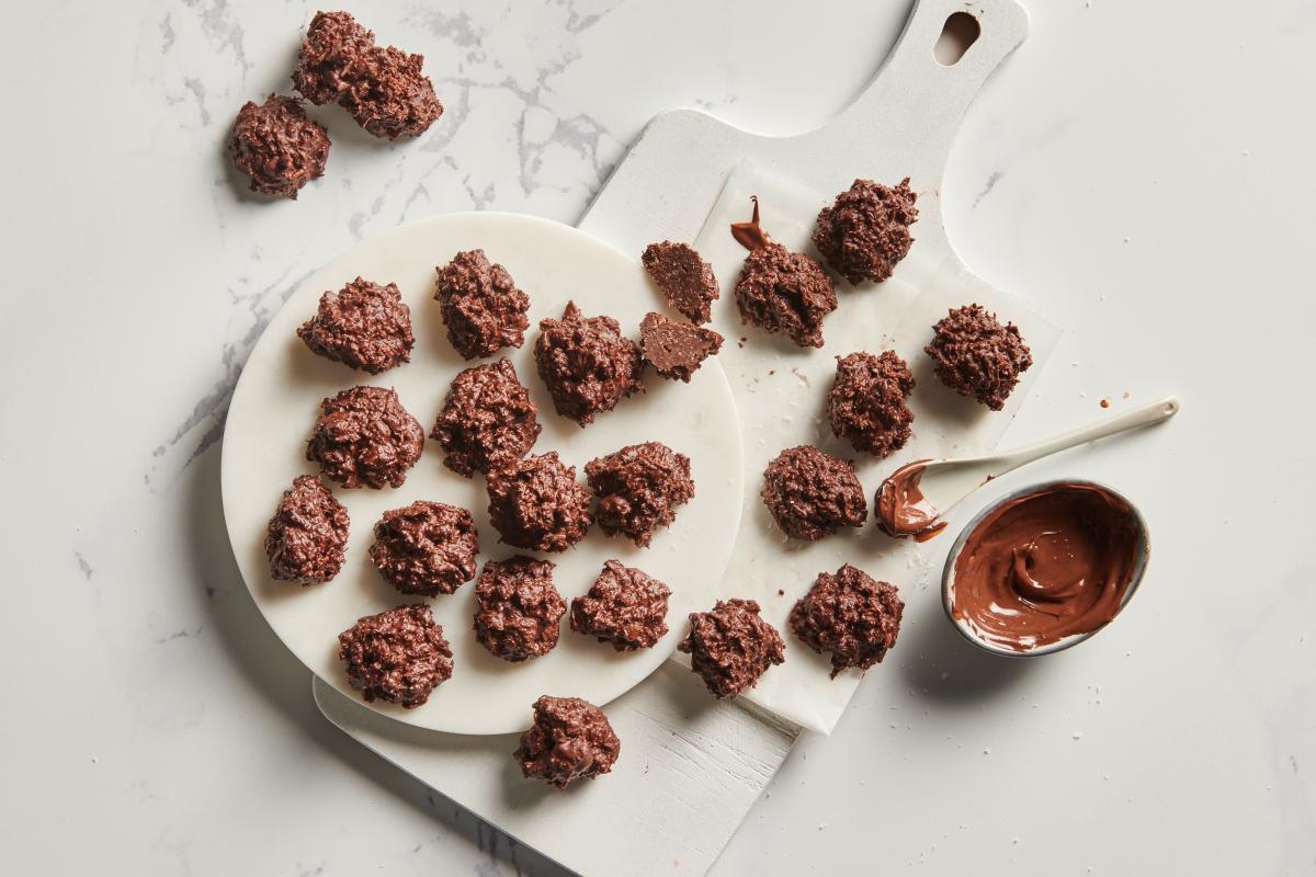 Chocolate and coconut bites - Recipes | fooby.ch