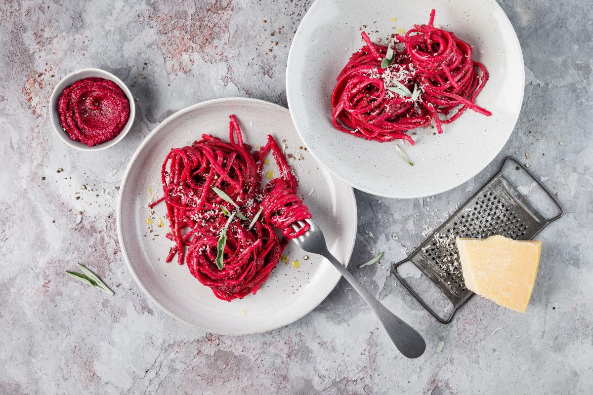 Pasta with roasted beetroot pesto - Recipes | fooby.ch