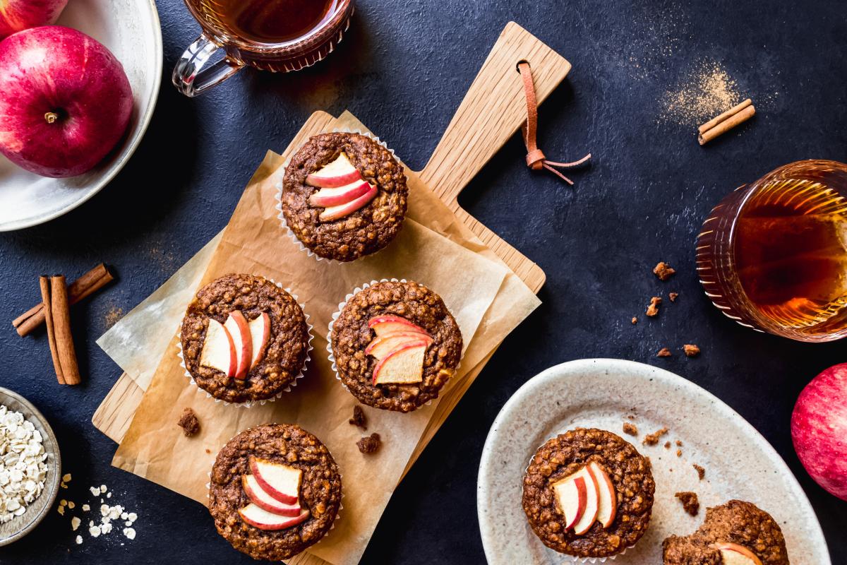Apple, cinnamon and oat muffins - Recipes | fooby.ch
