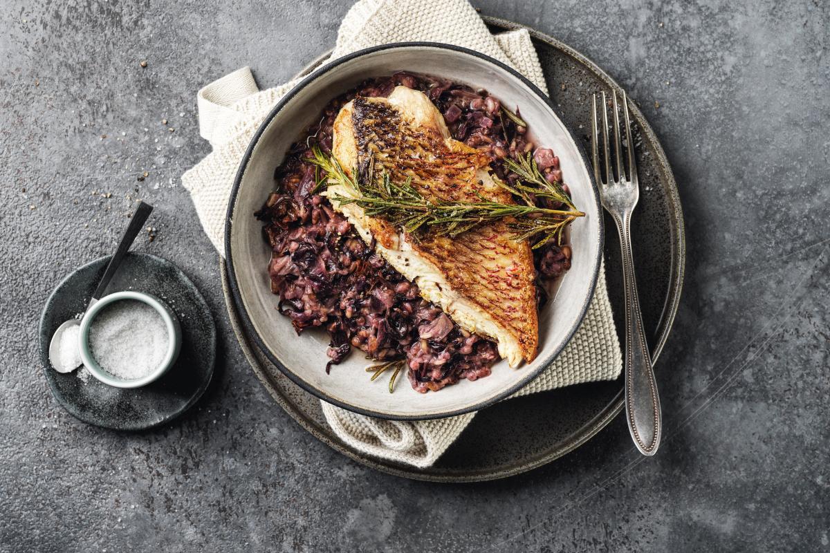 Chicory and grain risotto with red snapper - Recipes | fooby.ch