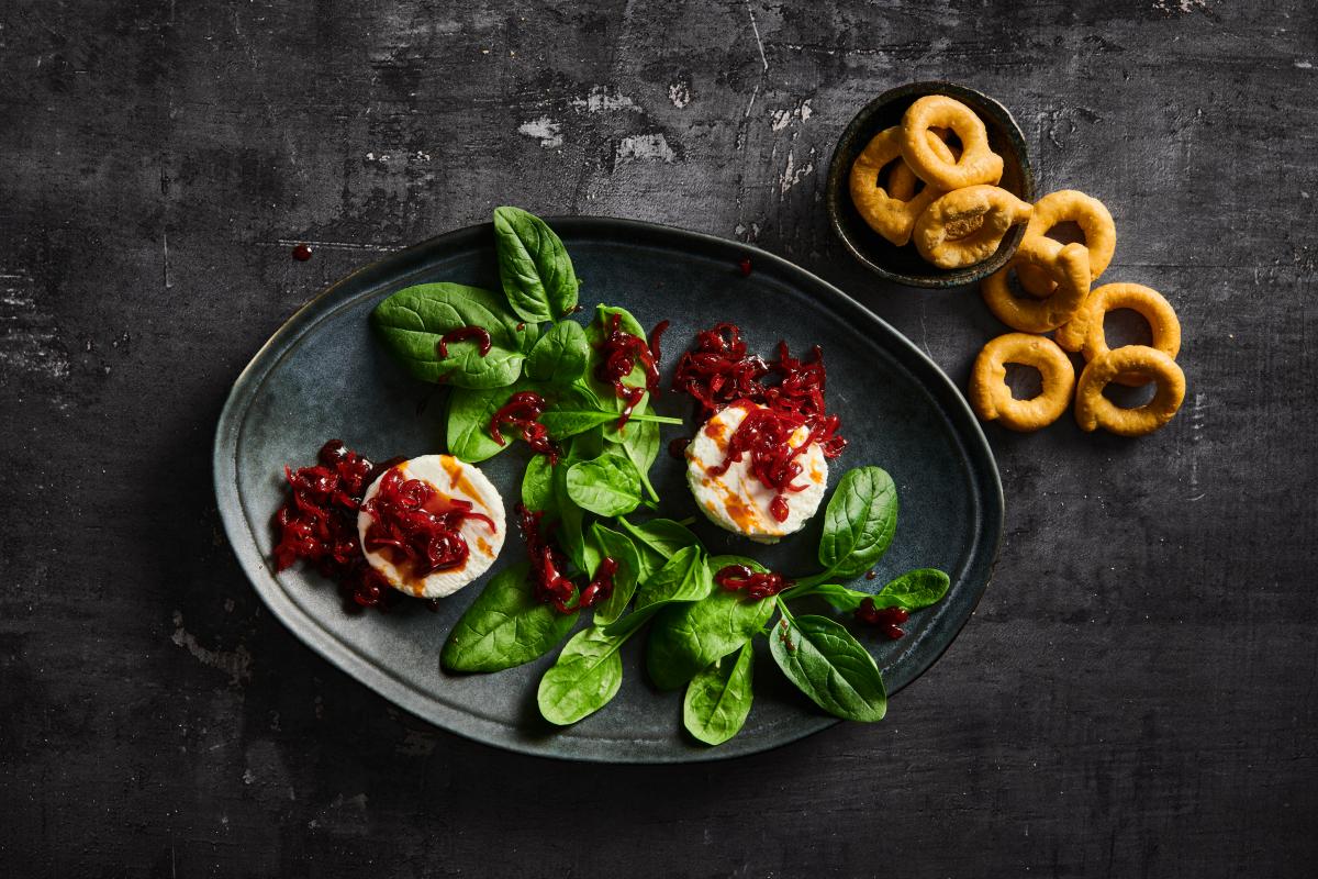 Soft goat’s cheese with caramelized chilli pepper - Recipes | fooby.ch