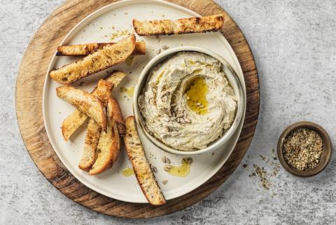 Spiced sunflower seed and bean hummus
