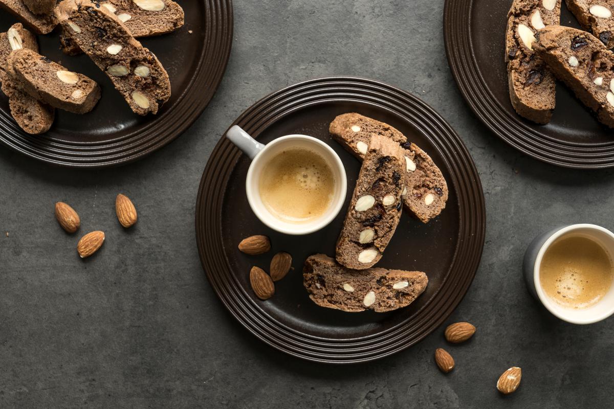 Vegan biscotti with chocolate and cranberries - Recipes | fooby.ch