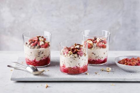 Overnight oats with rhubarb