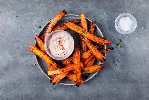 Roasted carrots with quark dip