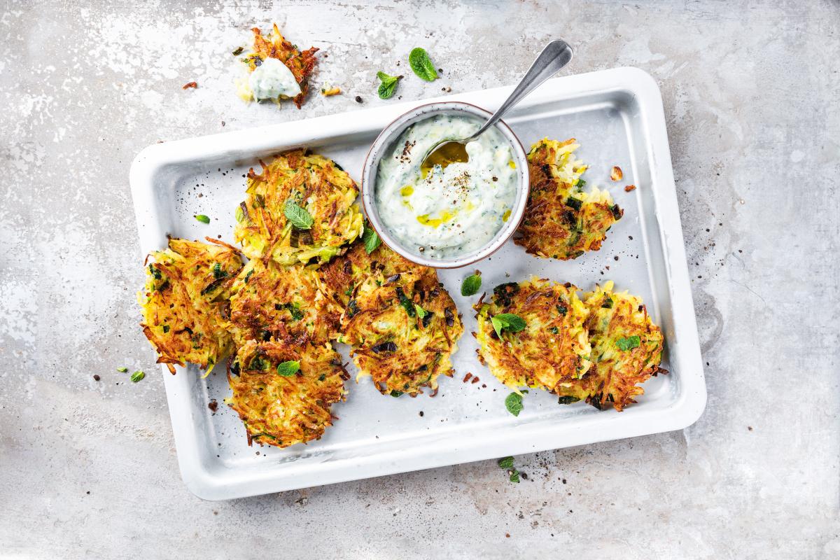 Vegan latkes with tzatziki - Recipes | fooby.ch
