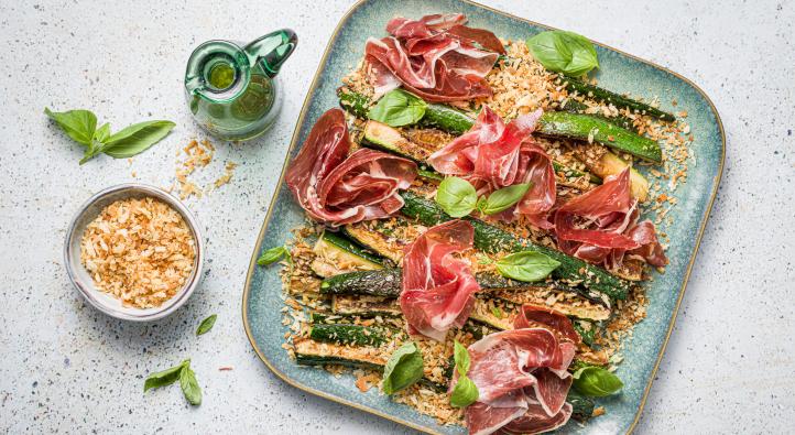 Geröstete Zucchetti mit Knusperbröseln