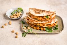 Quesadillas with chickpea curry