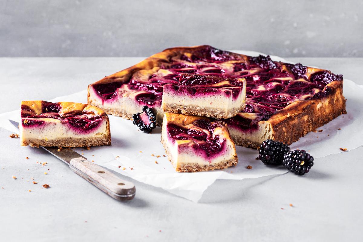 Marbled blackberry cheesecake - Recipes | fooby.ch