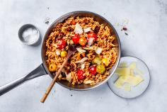 Lentil pasta with sun-dried tomatoes