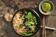 Noodles with sesame and nori sheets