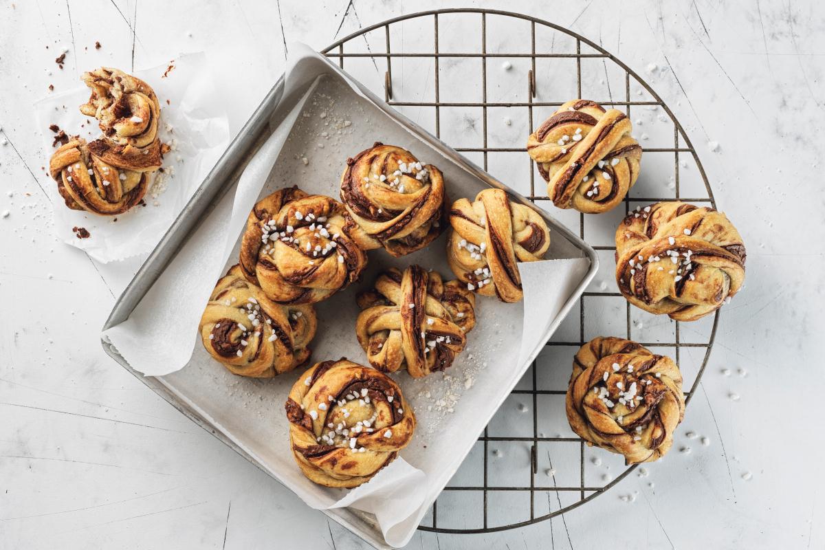 Vegan chocolate and peanut buns - Recipes | fooby.ch