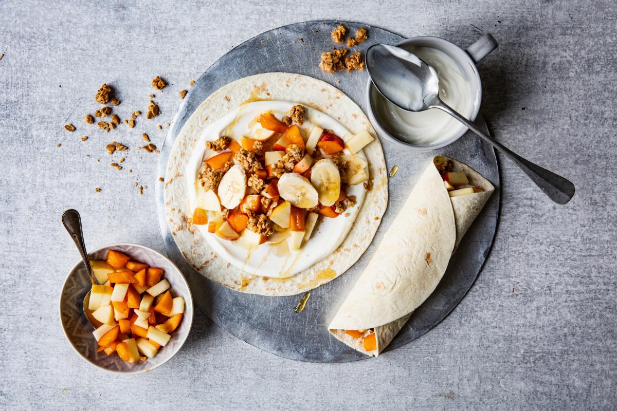 Breakfast wrap with fruit - Recipes | fooby.ch