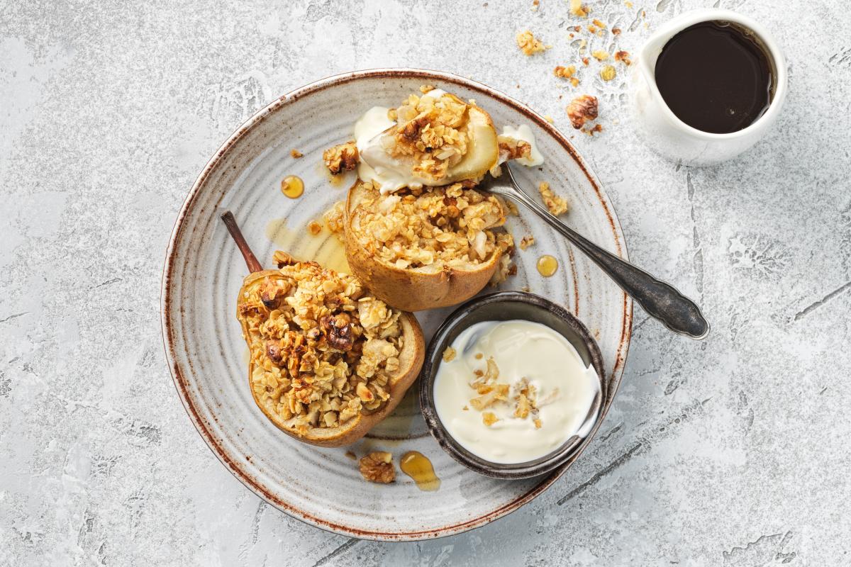 Baked pears stuffed with walnuts - Recipes | fooby.ch