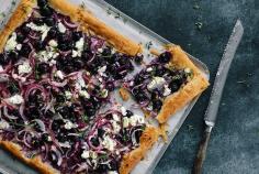 Grape and strudel tart with goat’s cheese