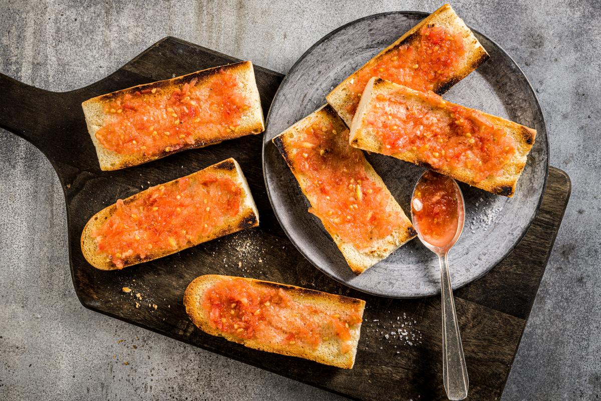Spanish tomato toast - Recipes | fooby.ch