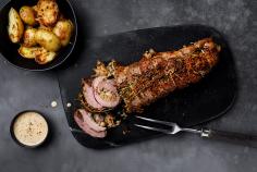 Stuffed veal roulade with apples
