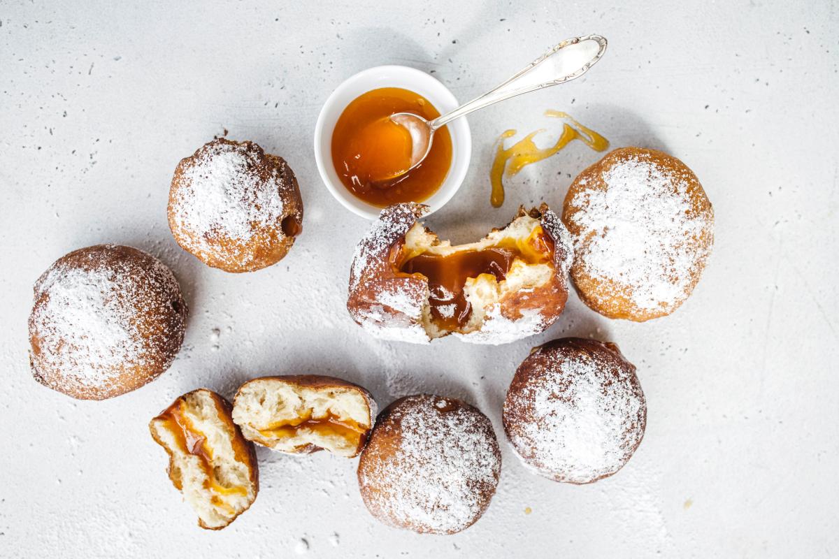 Vegane Berliner mit Aprikosenfüllung - Rezepte | fooby.ch